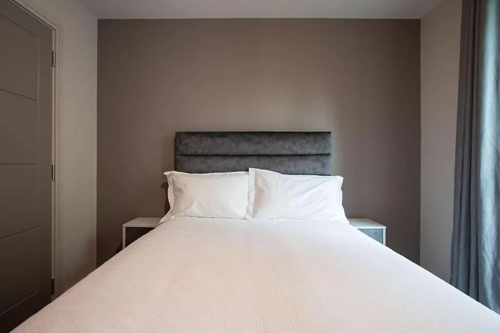Brand New, Luxury & With Terrace Apartment Belfast